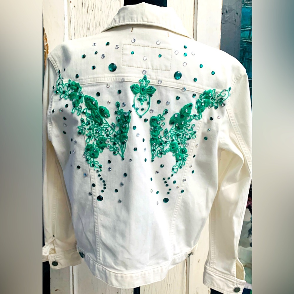 🎄🎄White Denim Up-cycled Emerald Green Details